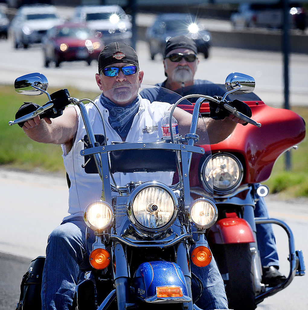 Hundreds of bikers ride in 9/11 memorial